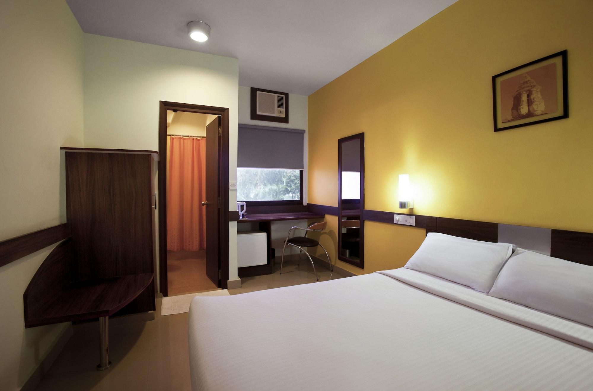Hotel East Delhi Nowe Delhi Zewnętrze zdjęcie