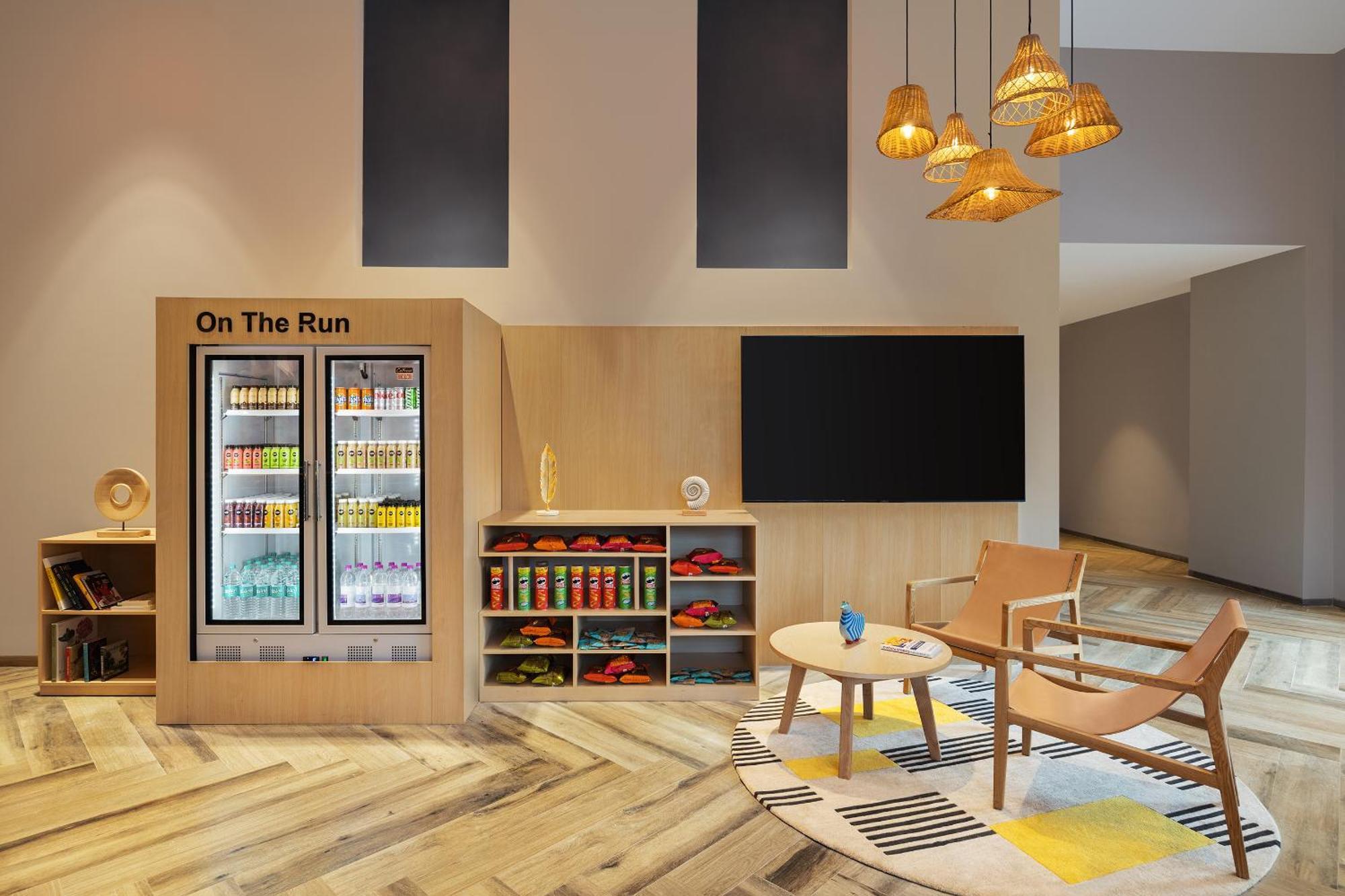 Hotel East Delhi Nowe Delhi Zewnętrze zdjęcie